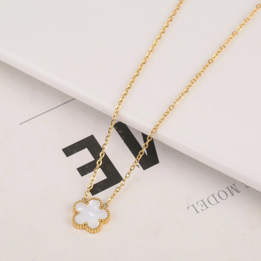 FOUR-LEAF | WHITE NECKLACE